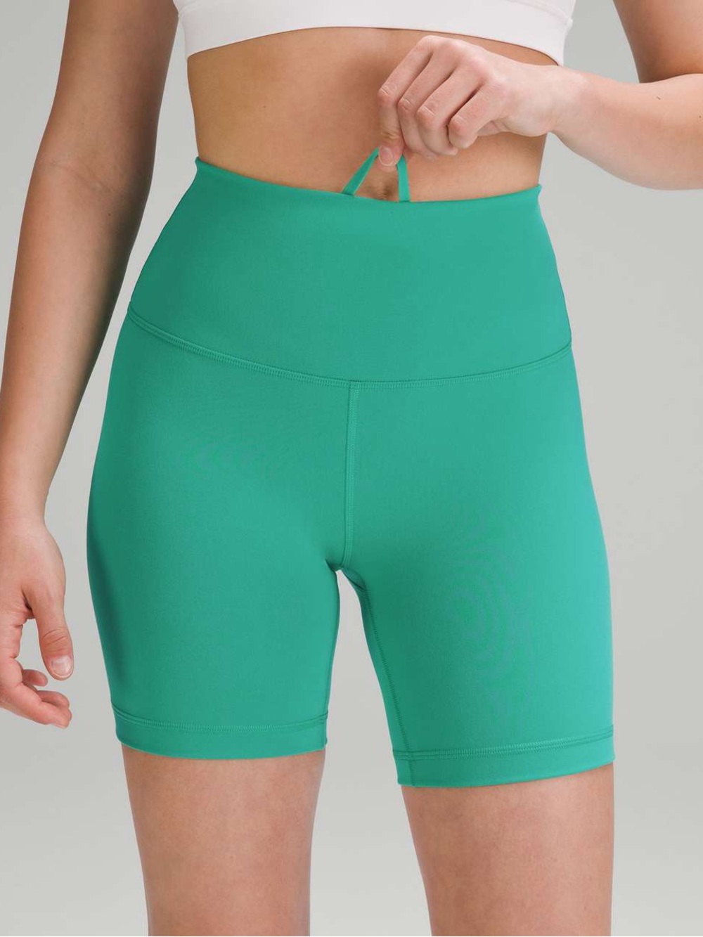 Lululemon Wunder Train High-Rise Short
6" Kelly Green Size 6
